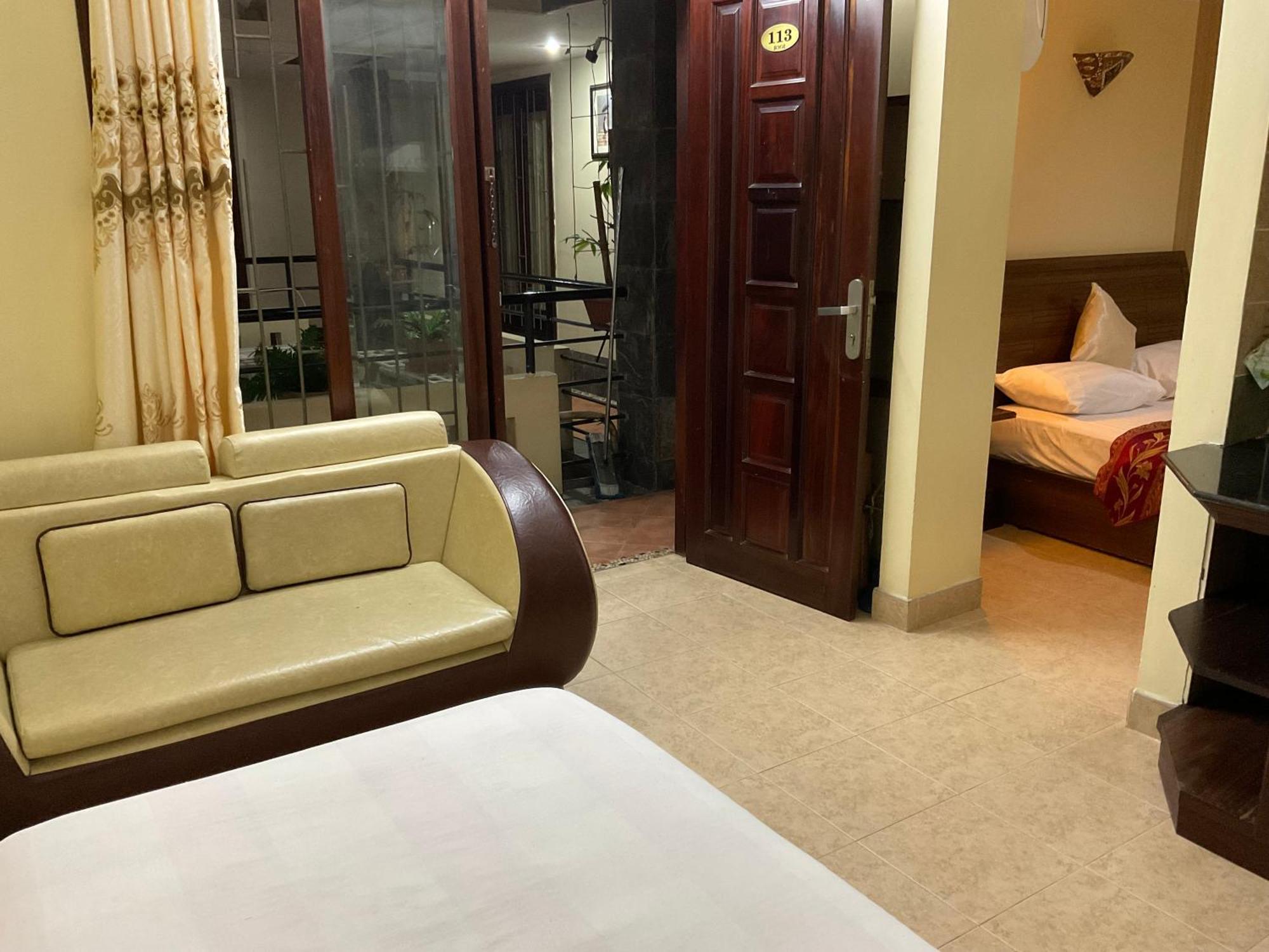Khach San Minh Chau - Hoa Hung Hotel Ho Chi Minh City Exterior photo