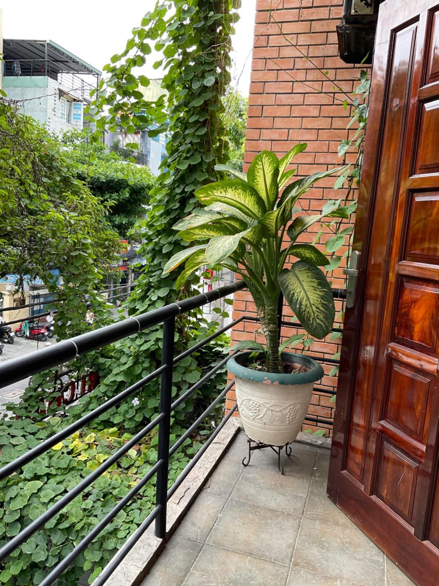 Khach San Minh Chau - Hoa Hung Hotel Ho Chi Minh City Exterior photo