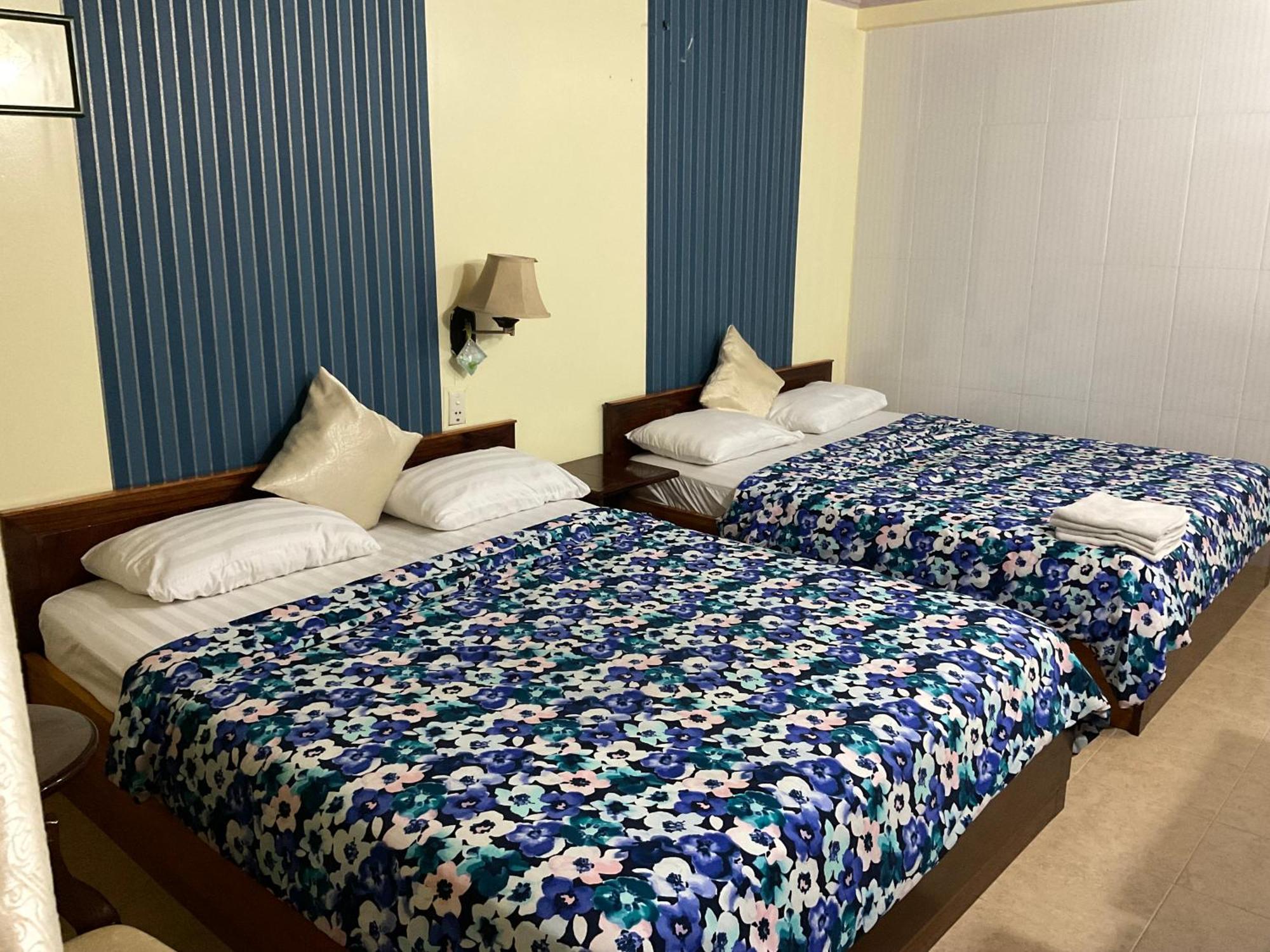 Khach San Minh Chau - Hoa Hung Hotel Ho Chi Minh City Exterior photo