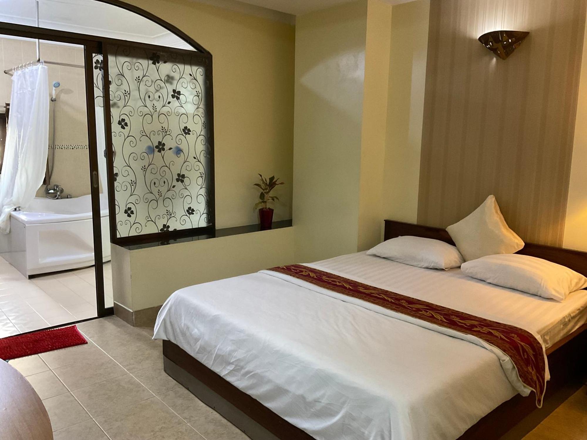 Khach San Minh Chau - Hoa Hung Hotel Ho Chi Minh City Exterior photo